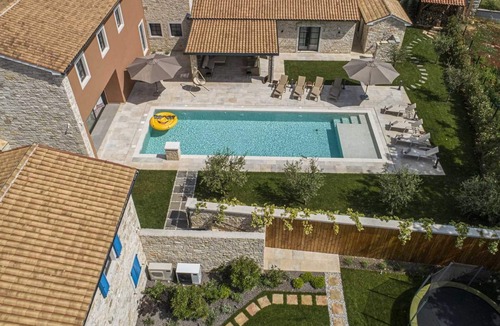 Kanfanar Villa | Luxurious poolside villa with sea view situated in Barat