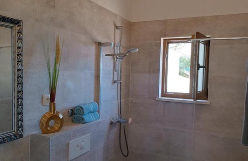 Vinisce Apartment | Luxurious Villa Altum Vinišće in sunny Dalmatia