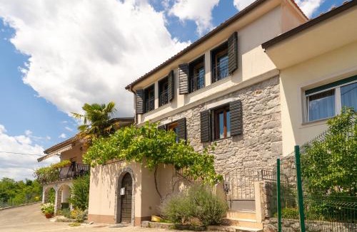 Veli Brgud Villa | Luxurious Villa in Ruii Croatia with Private Pool and Garden