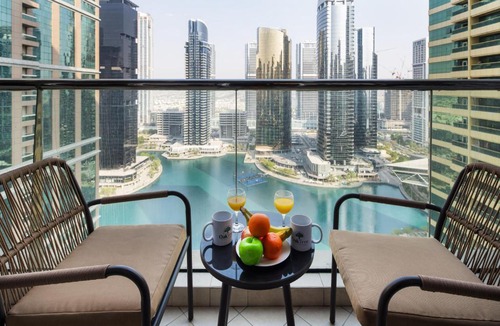 Jumeirah Lake Towers Apartment | Luxury 2BR Full Lake View 2 min DMCC Metro