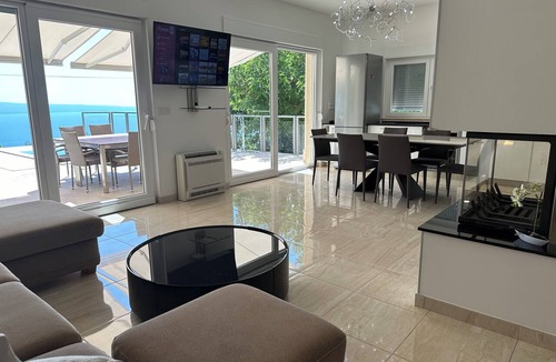 Jesenice Villa | Luxury 5-Star Villa Maranata/Pool, Sea View, Spa, Gym, Pet-Friendly near Split