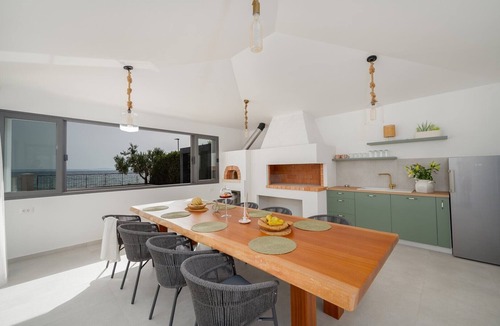 Podstrana Villa | Luxury 7-bedroom beachfront villa with private pool near Split