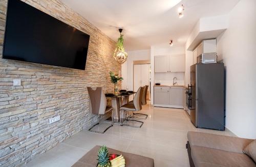 Znjan Apartment | Luxury and modern apartment on the main beach