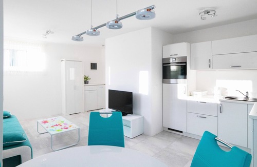 Izola Villa | Luxury apartment in Villa Magenta - an artistic mix of minimalism and elegance.