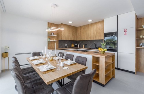 Funtana Apartment | Luxury Apartment Matic II with Shared Pool and Balcony Nr.2