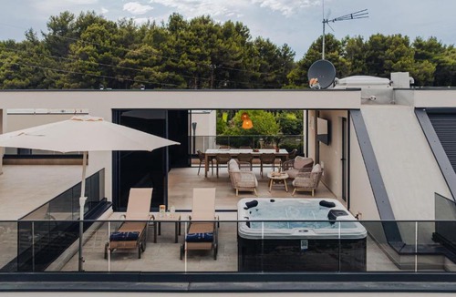 Frata Apartment | Luxury Apartment Olearis