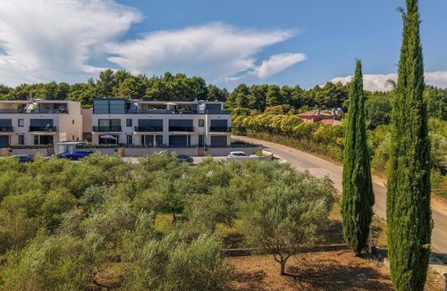 Frata Apartment | Luxury Apartment Olearis