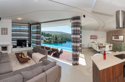 Sutivan Villa | Luxury Beachfront Villa Blue Star of Brac with private pool at the beach on Brac Island - Bobovisca