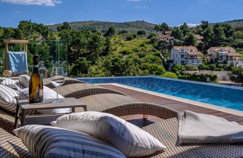 Sutivan Villa | Luxury Beachfront Villa Blue Star of Brac with private pool at the beach on Brac Island - Bobovisca