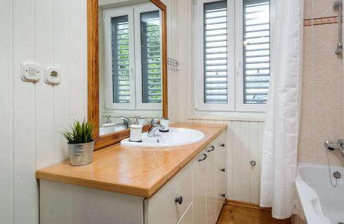 Ploce House | Luxury Beachfront Villa Kata