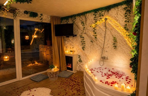 East Sarajevo Cabin | Luxury Chalet with Heated Pool, Jacuzzi & Sauna near Sarajevo MonteBliss