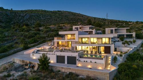 Seget Vranjica Villa | Luxury Imperial Sea Horizon Villa
