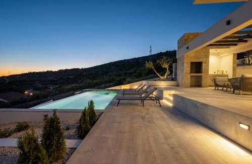 Seget Vranjica Villa | Luxury Imperial Sea Horizon Villa