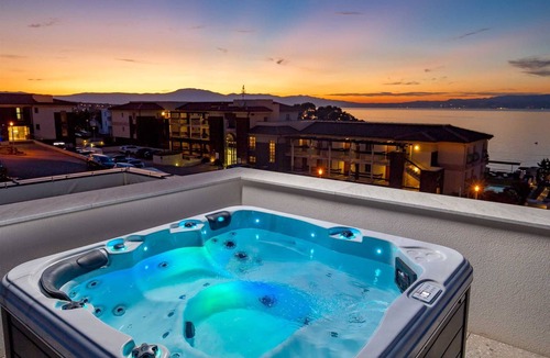 Zidarici Apartment | Luxury Penthouse Apartment with Whirlpool, Terrace and Stunning Sea View
