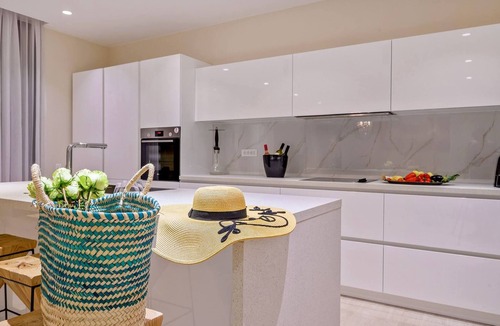 Necujam Villa | Luxury Seafront Villa Raquel Solta with Pool, Gym
