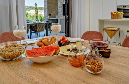 Necujam Villa | Luxury Seafront Villa Raquel Solta with Pool, Gym