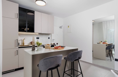 Draga Bascanska Apartment | Luxury suite Ani with jacuzzi