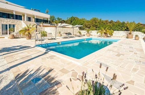 Sevid Villa | Luxury villa Adoreum with pool and rooftop jacuzzi