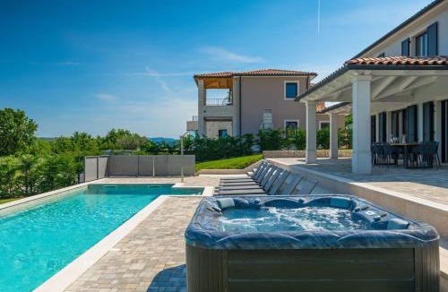 Vranje Selo Villa | Luxury villa Arman with whirlpool in Visinada