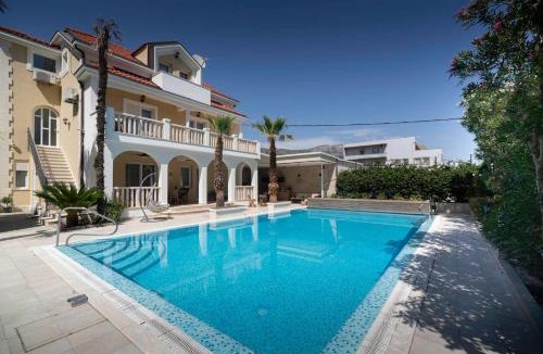 Kastel Stari Villa | Luxury Villa Aveline Heated Pool & Sauna Near Beach Trogir Area