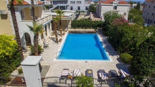 Kastel Stari Villa | Luxury Villa Aveline Heated Pool & Sauna Near Beach Trogir Area