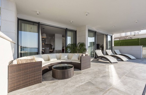 Dvornica Villa | "LUXURY VILLA Flore" first row to the sea