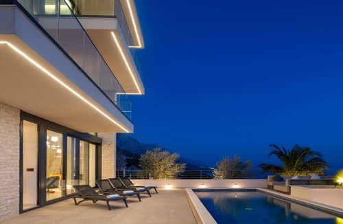 Brela Villa | Luxury Villa Hedonia