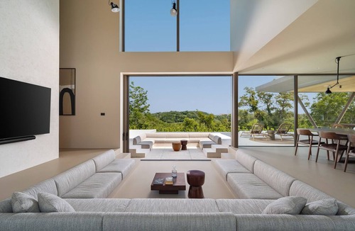 Kircija Villa | Luxury Villa in Istria for 14 Guests with Infinity Pool