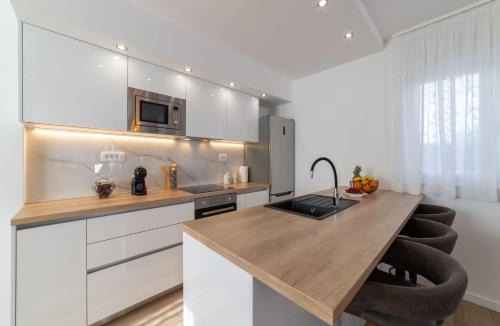 Kastel Stari Villa | Luxury Villa Luna Kaštela