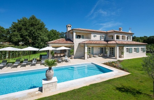 Korenici Villa | Luxury Villa Nevia for 10 guest's with private pool and sport court's.