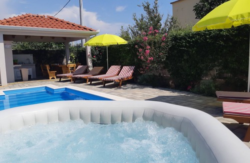 Kastel Stari Villa | LUXURY VILLA PETRA WITH 5 BEDROOMS NEAR SPLIT