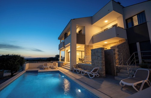 Novalja Villa | Luxury Villa Rose Novalja - with a private pool, max. 8 people