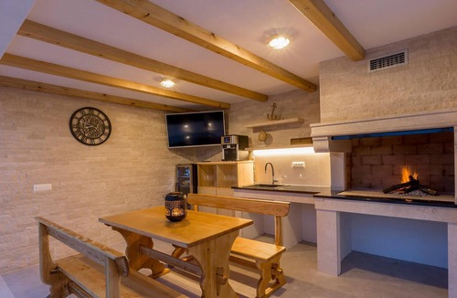 Marina House | Luxury Villa Sainte is located in Dalmatia, in the small town of Marina, only 14 km from the histori