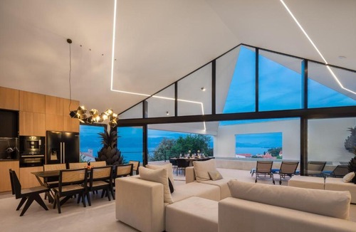 Sutivan Villa | Luxury Villa Sandorin Sutivan with Heated Pool, Jacuzzi & Sauna