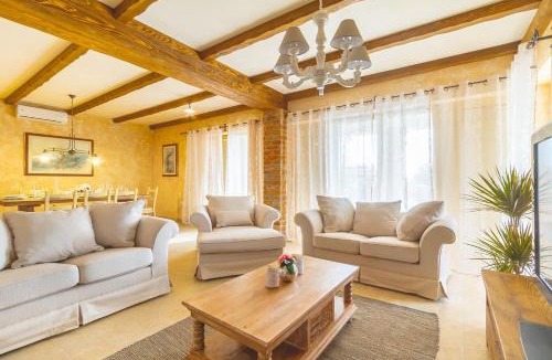 Kras Villa | Luxury Villa Tia