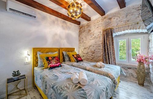 Milna (Brac) Villa | Luxury Villa Unikat with Seaview & Jacuzzi