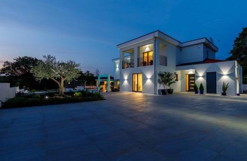 Kanfanar Villa | Luxury Villa Valhalla with Private Pool
