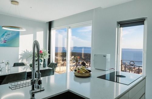 Moca Apartment | LuxuryAptInVilla Smaragd Pool
