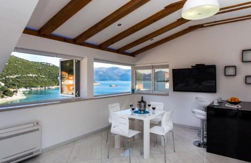 Sudurad Apartment | Mali Skoj Apartment - Two-Bedroom Apartment with Sea View