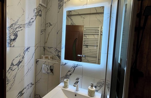 Galati Apartment | Maria apartment-bedroom apartment with AC in charming Galați