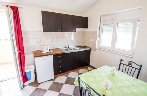Kakma Apartment | Marica Apartment - Spacious Accommodation for 8 People with a Pool