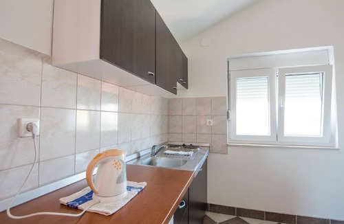 Kakma Apartment | Marica Apartment - Spacious Accommodation for 8 People with a Pool