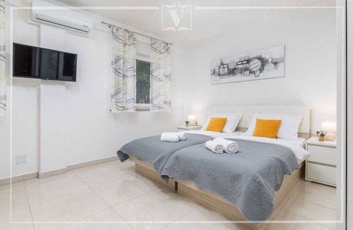 Pula Apartment | Marine Lux J