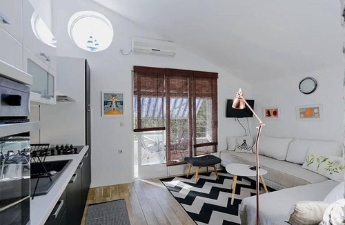 Dubrava Apartment | Marinero-sea Breeze Escape in Zuljana