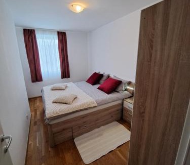 Mejasi Apartment | Mariposa, apartment with balcony, private parking in the garage, Near the biggest shopping center Mall of Split