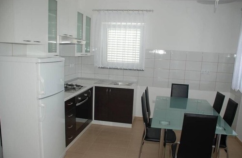 Banjol Apartment | Markle - Swimming Pool and Sunbeds - A4