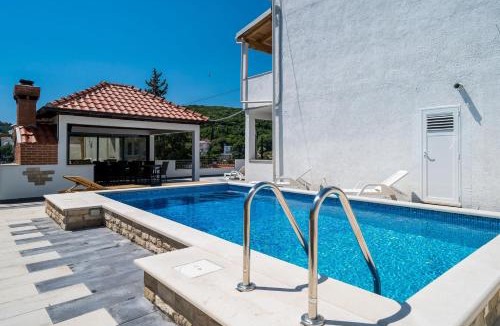 Molunat Apartment | Mata Family Apartments