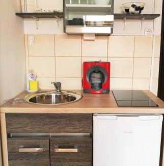 Velika Gorica Apartment | Mia Airport studio apartment - 0-24h Self check in&out - Parking on site