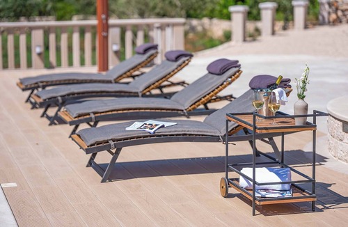 Cilipi Villa | Midnight Serenity - Four Bedroom Villa, Sleeps 8