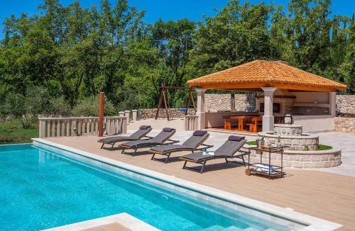 Cilipi Villa | Midnight Serenity